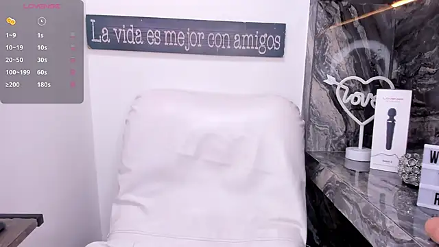 Snapshot of miss__daphne chatting on February 21, 2025, 2:39 am miss daphne online show from February 21, 2025, 2:39 am