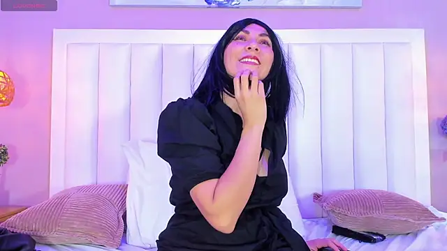 EvaMillins online show from March 7, 2025, 7:52 am