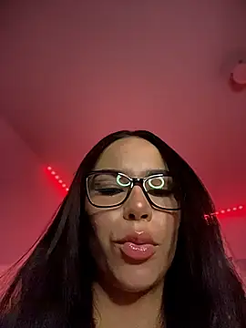 Snapshot of Naatalia chatting on February 15, 2026, 7:24 pm Naatalia online show from February 15, 2026, 7:24 pm