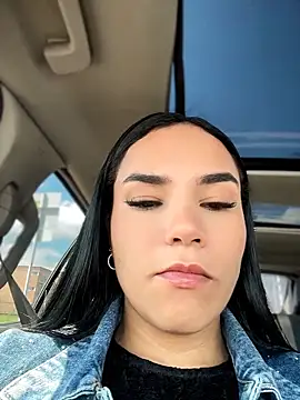 Naatalia online show from April 12, 2026, 7:28 pm