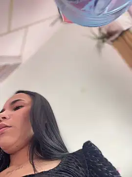 Snapshot of Naatalia chatting on October 2, 2025, 4:43 pm Naatalia online show from October 2, 2025, 4:43 pm