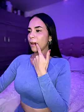 Snapshot of Naatalia chatting on January 9, 2026, 7:43 pm Naatalia online show from January 9, 2026, 7:43 pm