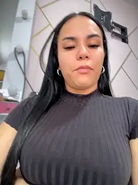 Snapshot of Naatalia chatting on February 21, 2026, 5:04 pm Naatalia online show from February 21, 2026, 5:04 pm