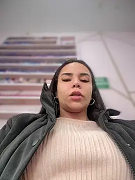 Snapshot of Naatalia chatting on November 14, 2025, 8:12 pm Naatalia online show from November 14, 2025, 8:12 pm