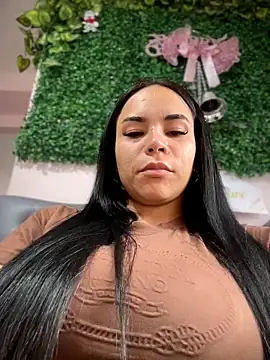 Snapshot of Naatalia chatting on February 23, 2026, 6:19 pm Naatalia online show from February 23, 2026, 6:19 pm