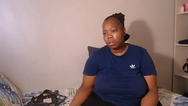 Snapshot of PinkMagic chatting on February 2, 2026, 11:53 am PinkMagic online show from February 2, 2026, 11:53 am