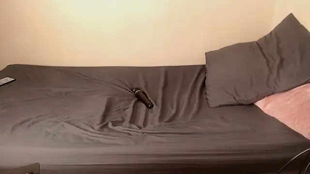 PinkMagic online show from November 30, 2025, 2:18 pm