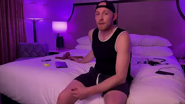 HungNbored1119 online show from April 3, 2026, 12:28 am