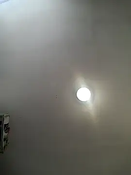 larcoeur online show from November 28, 2025, 1:33 pm