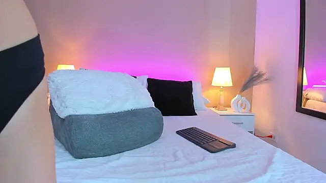 Elizabeth sarmiento online show from March 19, 2025, 11:47 pm