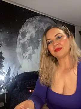 Snapshot of Azaahara_ chatting on July 5, 2026, 2:27 am Azaahara online show from July 5, 2026, 2:27 am