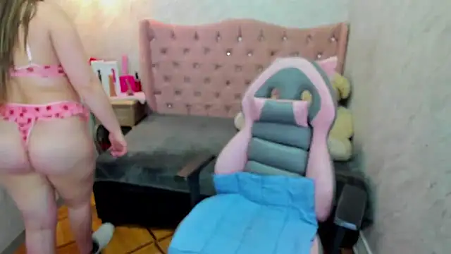 Snapshot of Lianngrace chatting on February 18, 2026, 2:02 pm Lianngrace online show from February 18, 2026, 2:02 pm