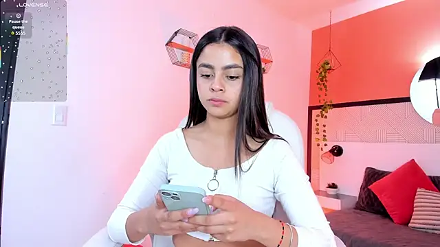 Bella walker  online show from March 4, 2026, 7:54 pm