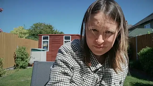 eatmypie69 online show from April 22, 2026, 12:34 pm