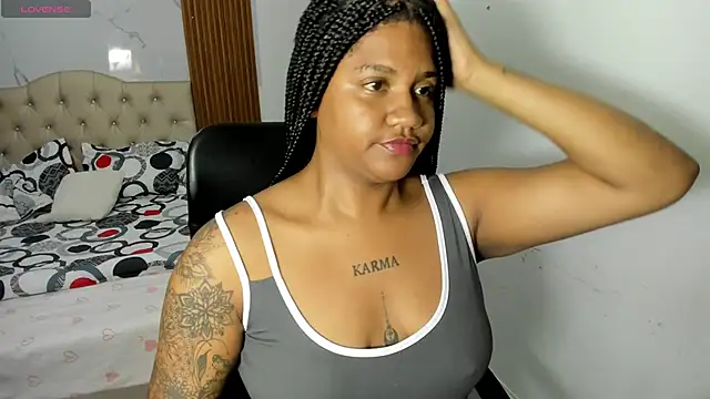 Snapshot of ZahraRose chatting on May 5, 2026, 8:45 pm ZahraRose online show from May 5, 2026, 8:45 pm