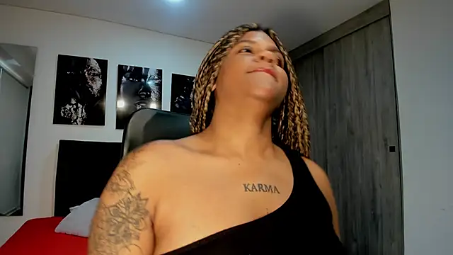 ZahraRose online show from September 17, 2025, 6:43 pm