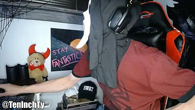 teninchty online show from October 18, 2025, 3:52 am