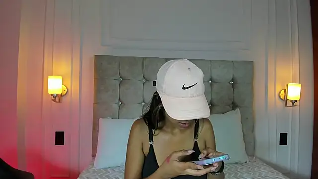 JasmineRoss 1 online show from September 18, 2025, 7:06 pm