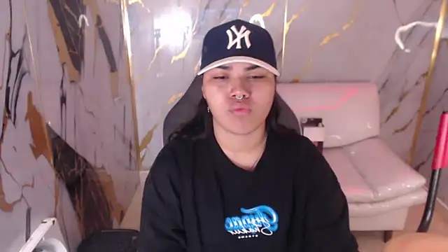 melany rouse18 online show from October 29, 2025, 11:42 am