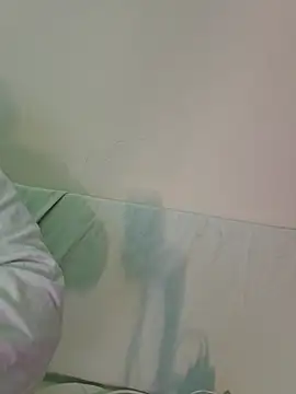 Loly2025 online show from November 12, 2025, 2:26 am