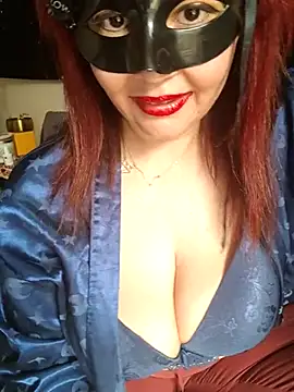 Loly2025 online show from April 19, 2026, 1:23 pm