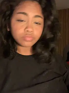 Dahiana Giil online show from April 28, 2026, 6:29 am