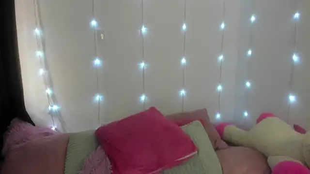 Snapshot of Danna_Myst chatting on July 10, 2026, 4:18 pm Danna Myst online show from July 10, 2026, 4:18 pm