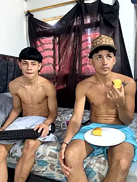 Snapshot of tonypaul13 chatting on January 15, 2026, 2:31 pm tonypaul13 online show from January 15, 2026, 2:31 pm