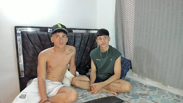 Snapshot of tonypaul13 chatting on April 2, 2026, 3:30 pm tonypaul13 online show from April 2, 2026, 3:30 pm