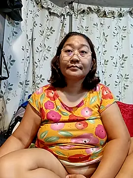 hotchubby88 online show from October 4, 2025, 1:18 am