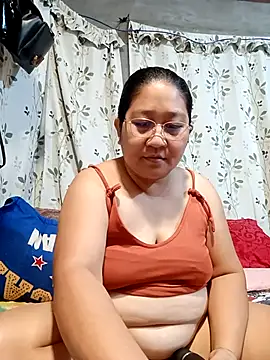 hotchubby88 online show from December 4, 2025, 11:48 pm