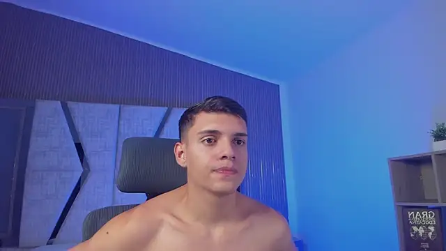 JacobRoberts1 online show from October 3, 2025, 7:48 pm