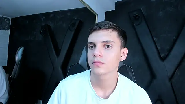 JacobRoberts1 online show from November 21, 2025, 9:25 pm