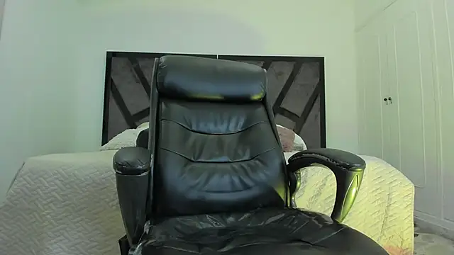 JacobRoberts1 online show from February 24, 2025, 7:33 am