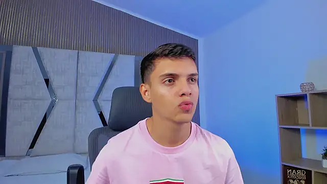 JacobRoberts1 online show from October 10, 2025, 8:09 pm