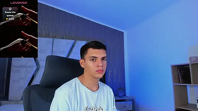 JacobRoberts1 online show from October 16, 2025, 8:39 pm