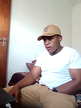 bosszonke123 online show from May 3, 2026, 2:42 pm