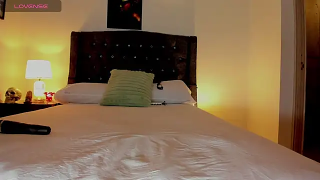 Skay Hot online show from September 25, 2025, 11:22 pm