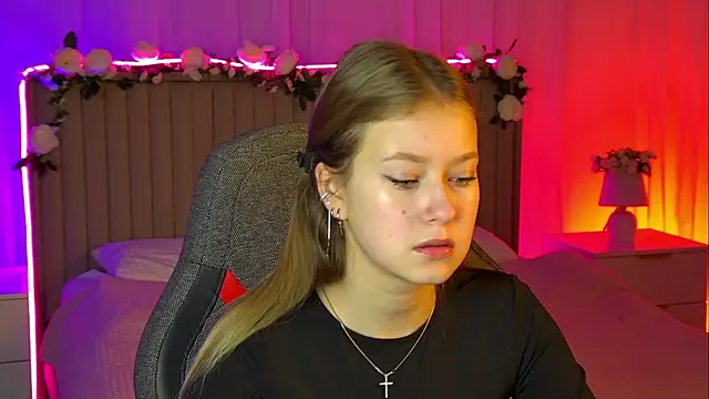 EveMundie online show from October 31, 2025, 9:28 am