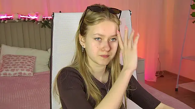 EveMundie online show from May 9, 2026, 9:34 am