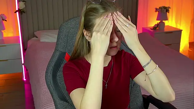 EveMundie online show from October 28, 2025, 12:15 pm