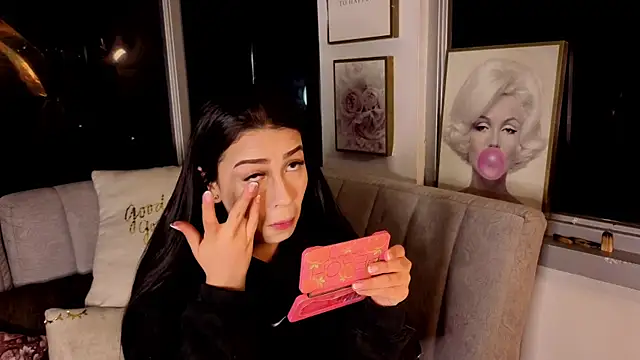 Ivanna West online show from December 17, 2025, 10:09 am