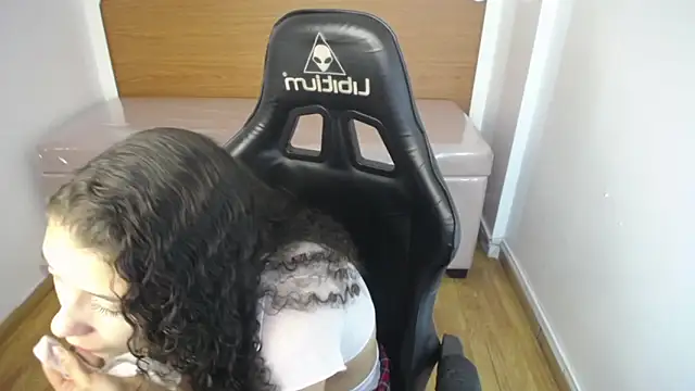 danatella a online show from September 12, 2025, 1:00 pm