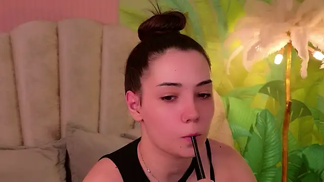 Alice Deleon online show from June 7, 2026, 11:26 am