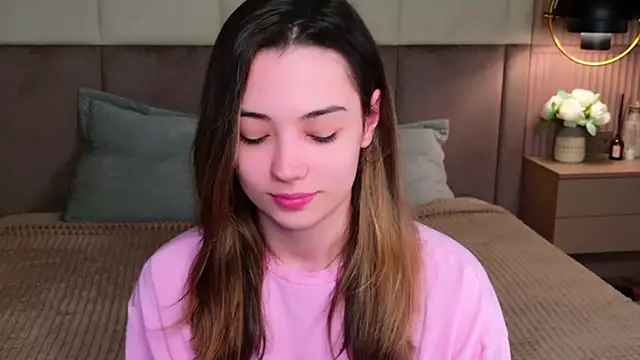 Snapshot of Alice_Deleon chatting on February 20, 2025, 8:47 pm Alice Deleon online show from February 20, 2025, 8:47 pm