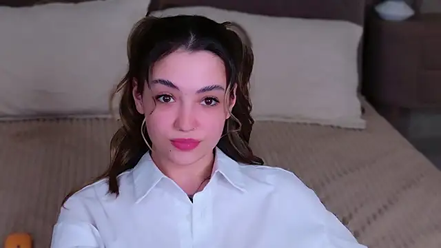 Snapshot of Alice_Deleon chatting on February 22, 2025, 12:49 am Alice Deleon online show from February 22, 2025, 12:49 am