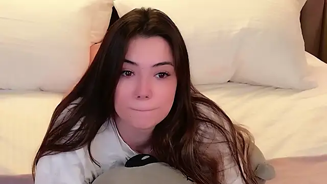 Snapshot of Alice_Deleon chatting on November 23, 2025, 11:31 am Alice Deleon online show from November 23, 2025, 11:31 am