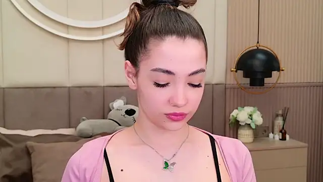 Snapshot of Alice_Deleon chatting on February 28, 2025, 8:50 pm Alice Deleon online show from February 28, 2025, 8:50 pm