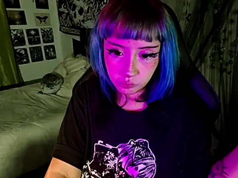 Snapshot of blue_katt chatting on October 27, 2025, 10:54 pm blue katt online show from October 27, 2025, 10:54 pm