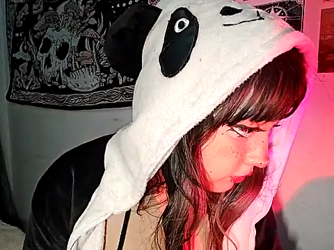 Snapshot of blue_katt chatting on March 21, 2025, 5:21 am blue katt online show from March 21, 2025, 5:21 am